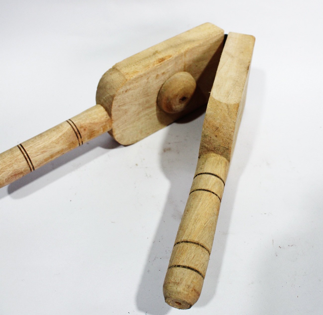 lemon squezer wooden